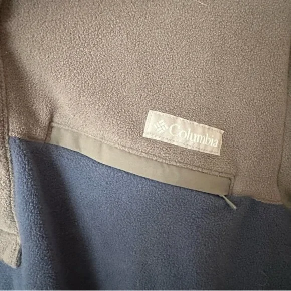 Gray and Blue Columbia Sweatshirt - Picture 2 of 6